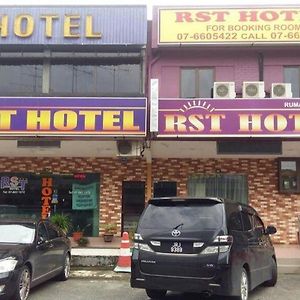 Rst Hotel